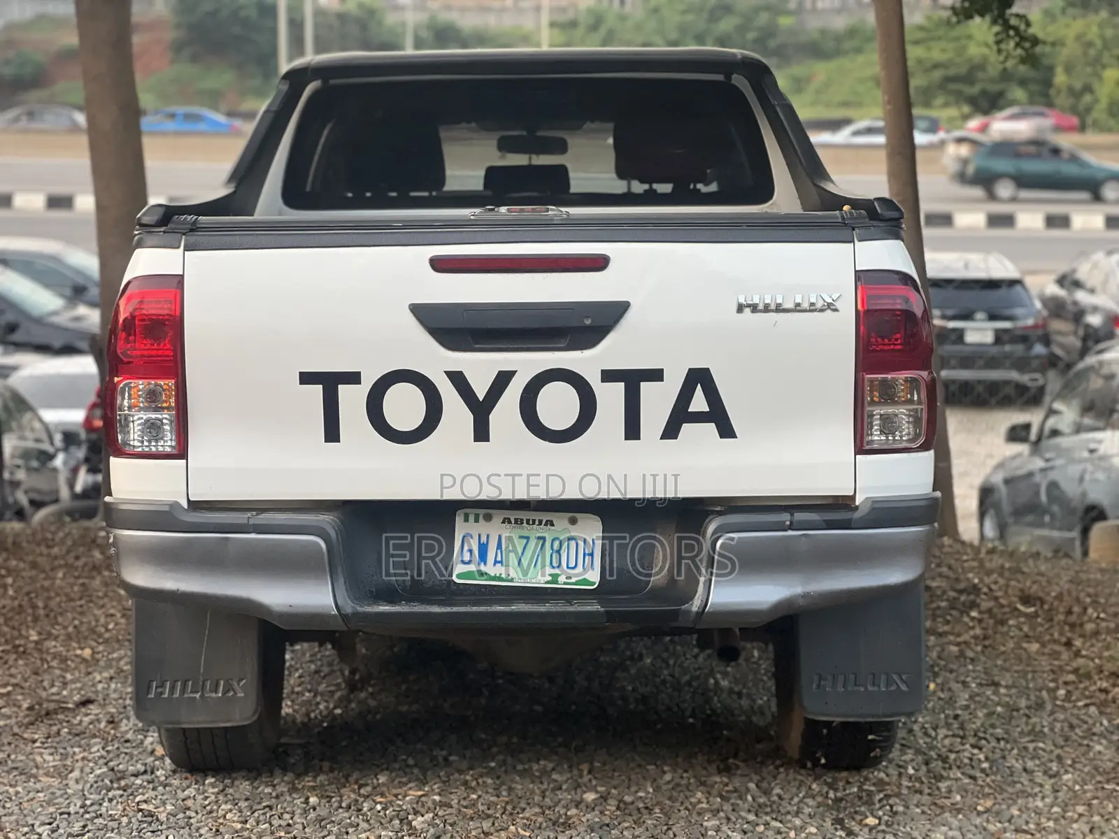 Toyota Hilux 2025 White