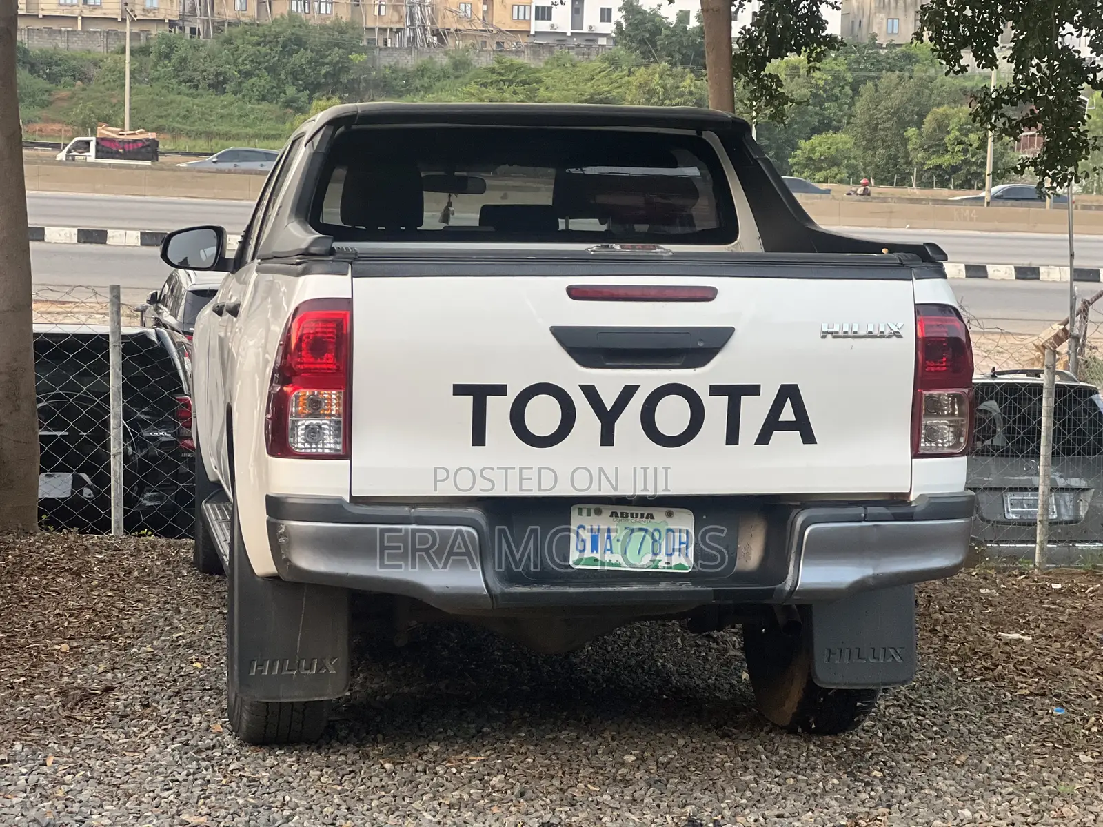 Toyota Hilux 2025 White