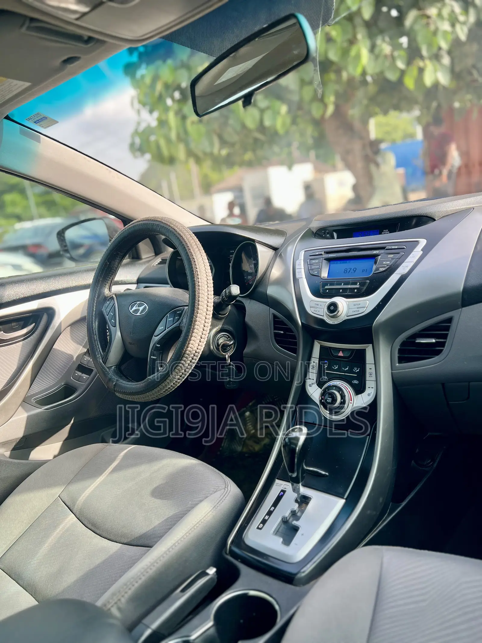Hyundai Elantra 2012 Red