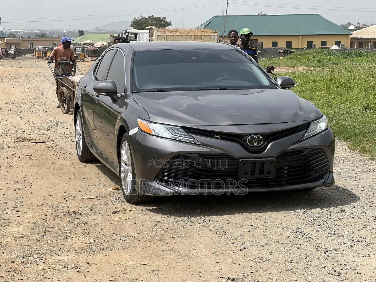 Toyota Camry XLE FWD (2.5L 4cyl 8AM) 2018 Gray