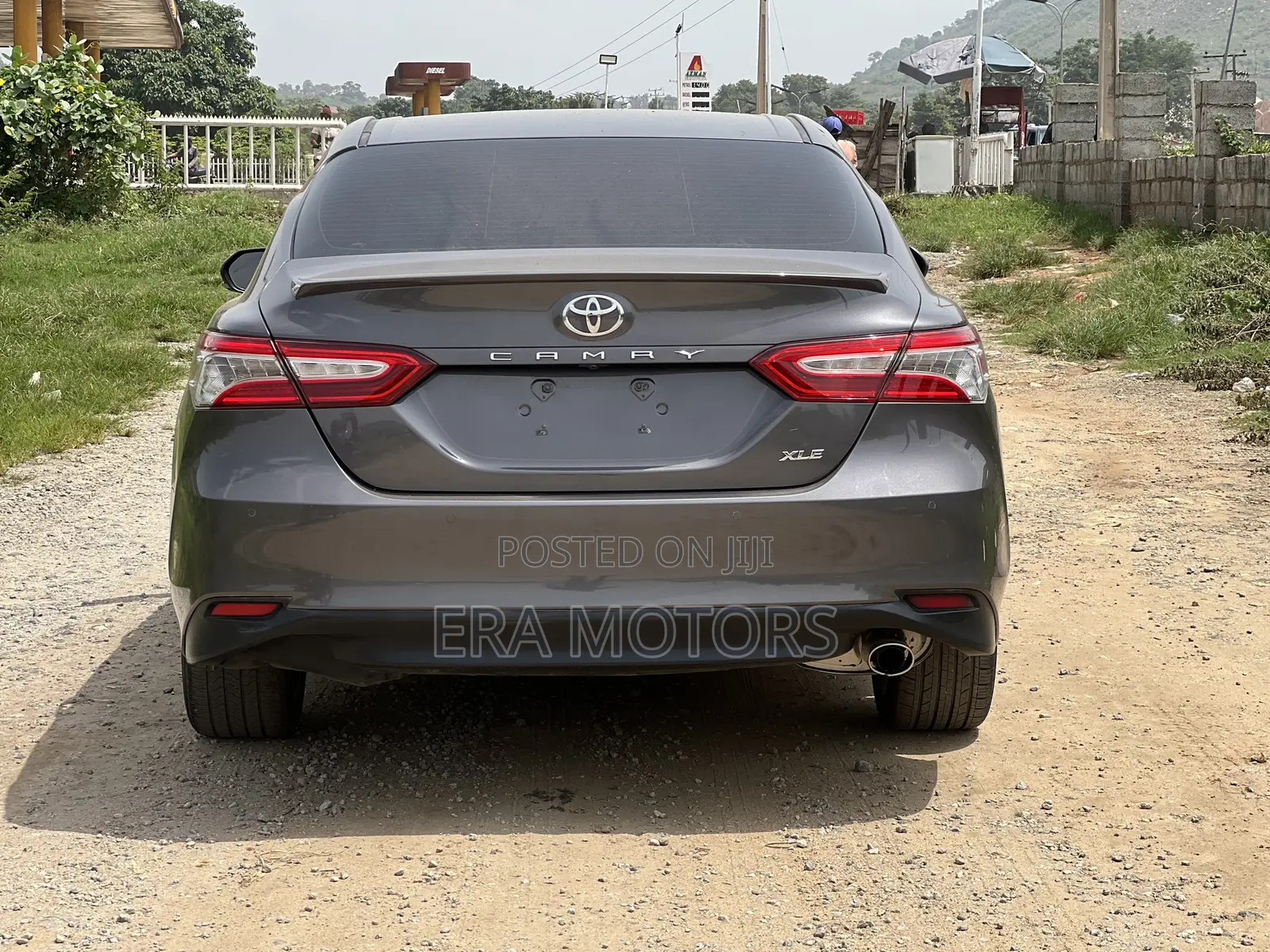 Toyota Camry XLE FWD (2.5L 4cyl 8AM) 2018 Gray