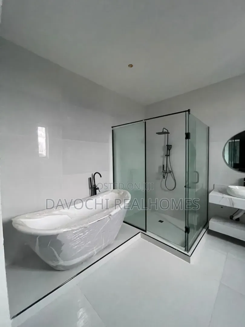 5bdrm Duplex in Off Lekki-Epe Expressway for sale