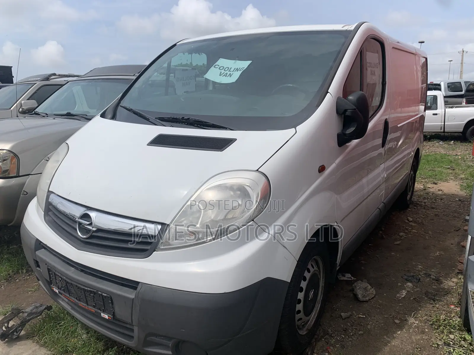 Opel Vivaro 2013 White