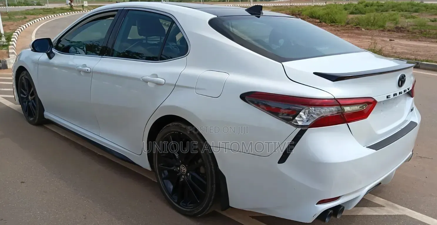 Toyota Camry XSE 2023 Off white