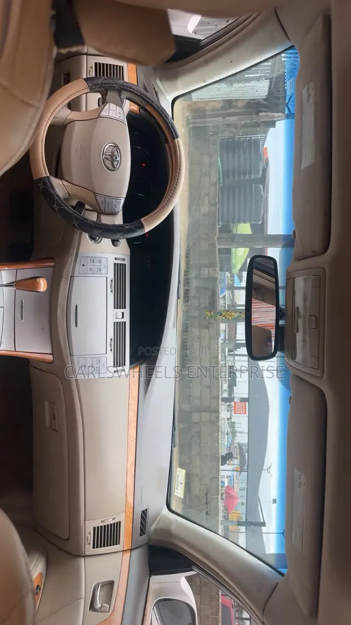 Toyota Avalon 2006 White