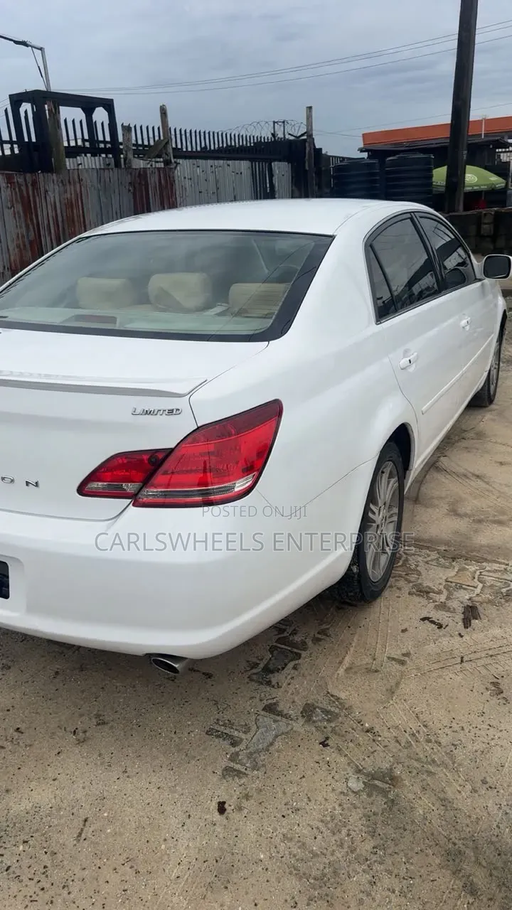 Toyota Avalon 2006 White