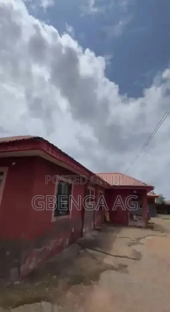 3bdrm Bungalow in Ilogbo Eremi, Abeokuta South for sale