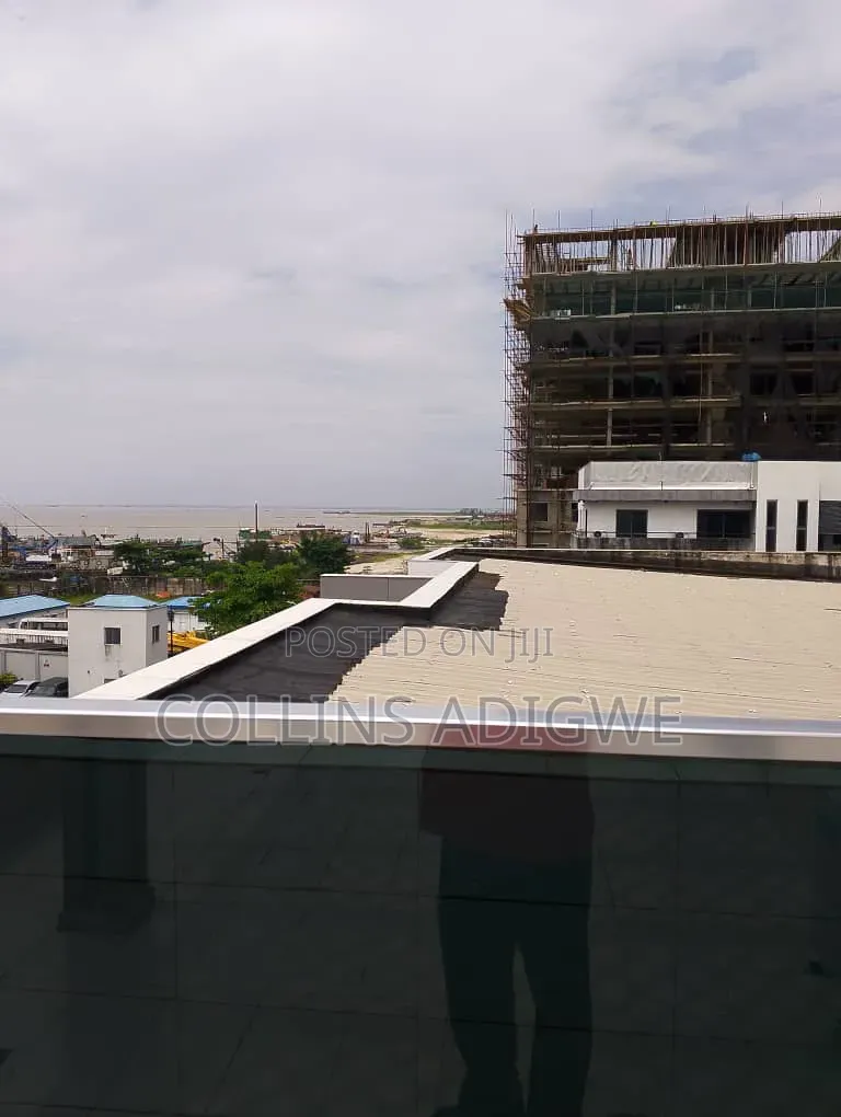 6bdrm Duplex in Main Lekki Phase 1 for sale