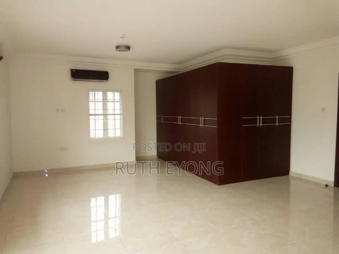 5bdrm House in Lekki Phase 1 for rent
