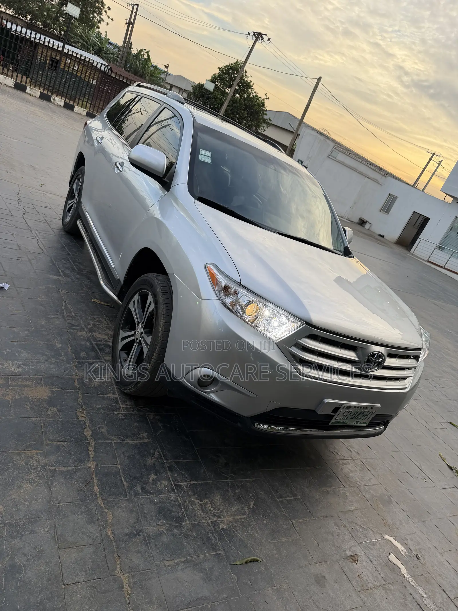 Toyota Highlander 3.5L 4WD 2013 Silver