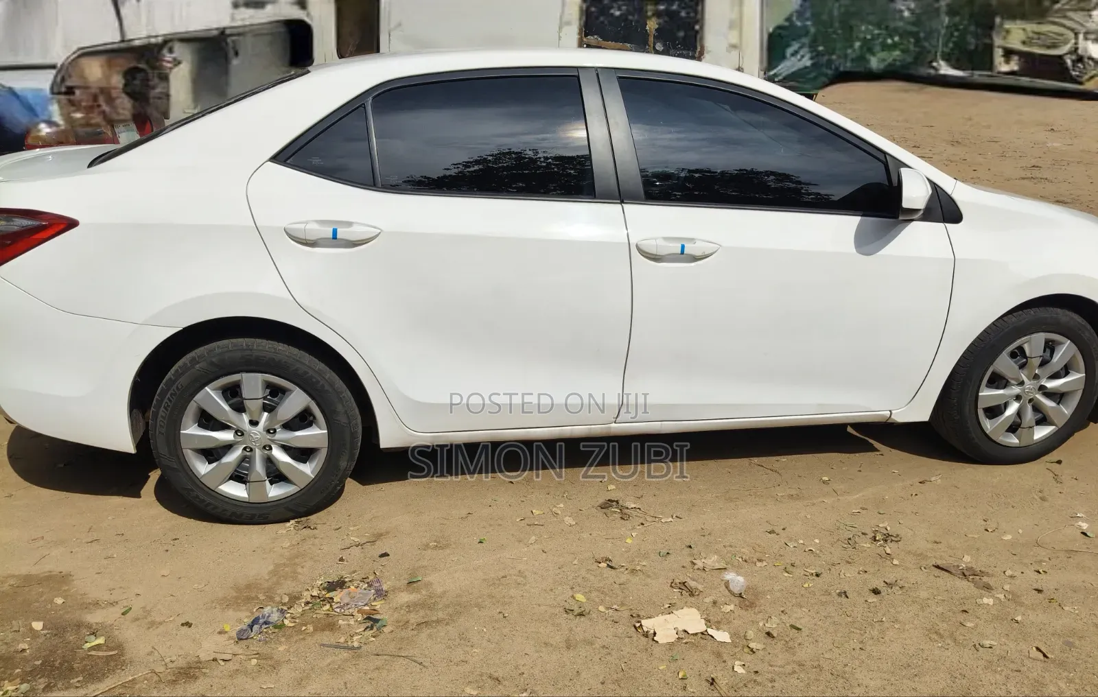 Toyota Corolla LE 4dr Sedan (1.8L 4cyl CVT) 2015 White
