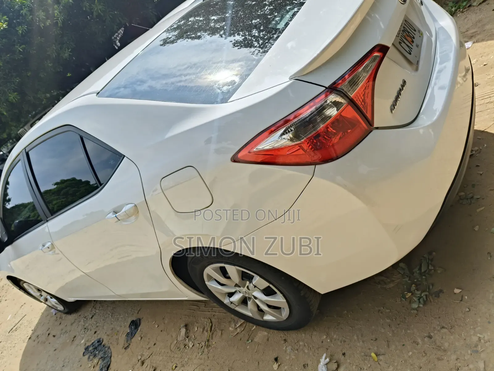 Toyota Corolla LE 4dr Sedan (1.8L 4cyl CVT) 2015 White