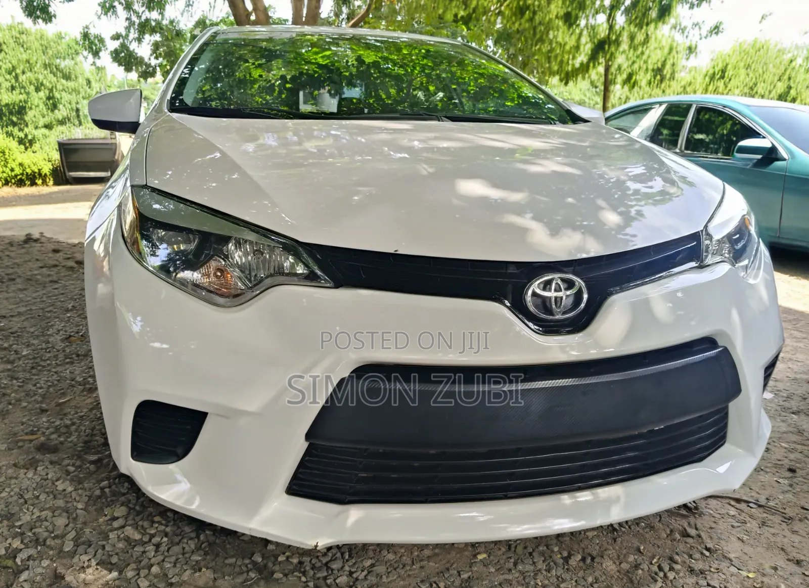 Toyota Corolla LE 4dr Sedan (1.8L 4cyl CVT) 2015 White