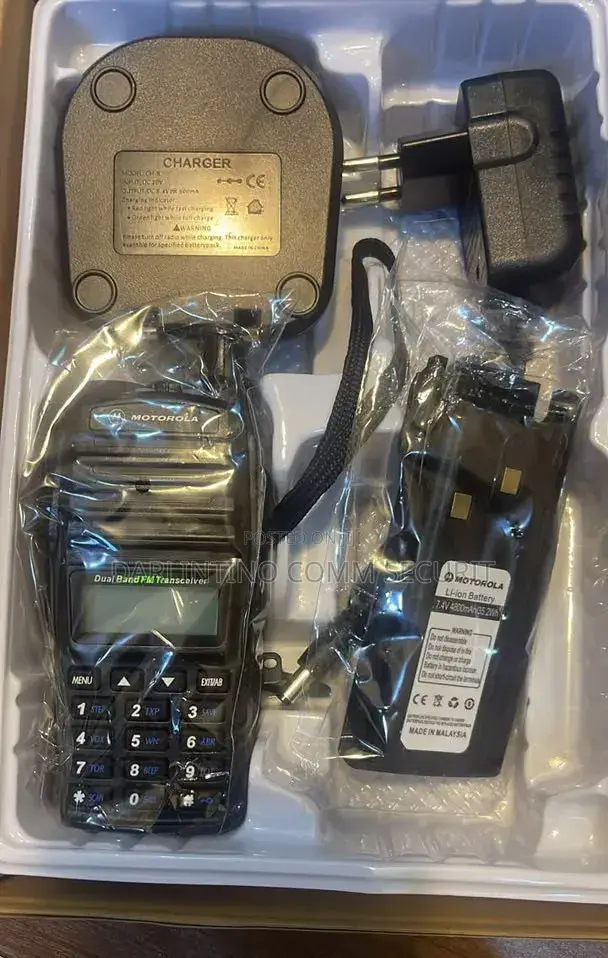 Motorola GP399 Dual-Band FM Transceiver (Walkie-Talkie).