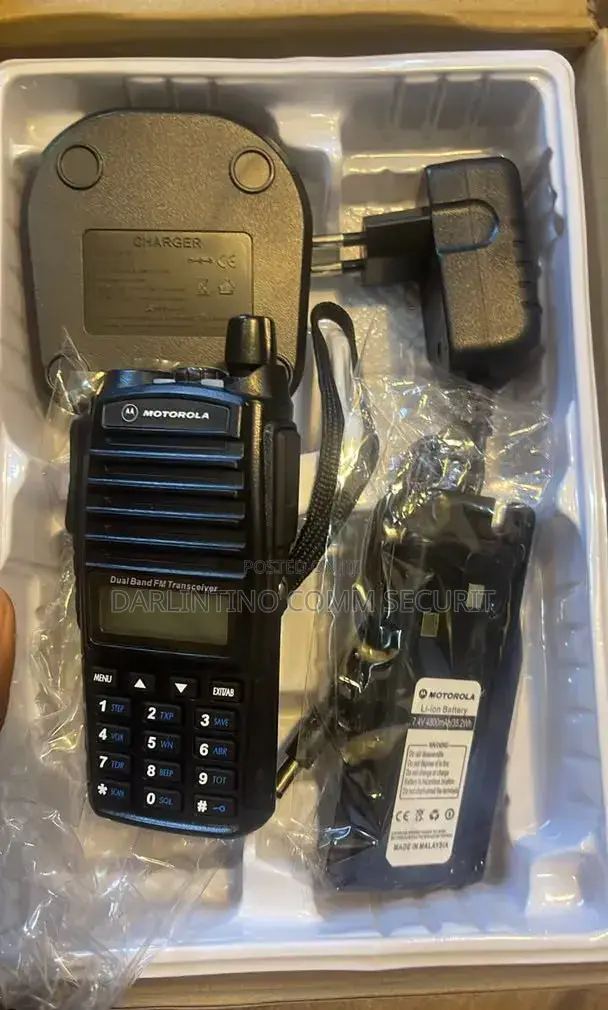 Motorola GP399 Dual-Band FM Transceiver (Walkie-Talkie).
