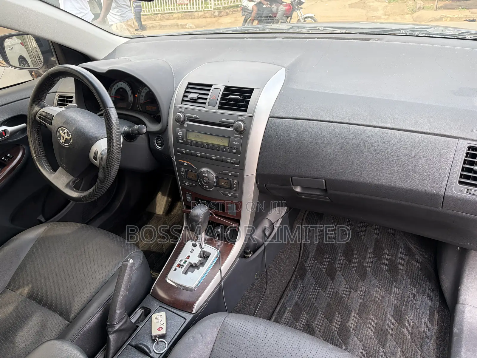Toyota Corolla LE 4dr Sedan (1.8L 4cyl 4A) 2011 Black