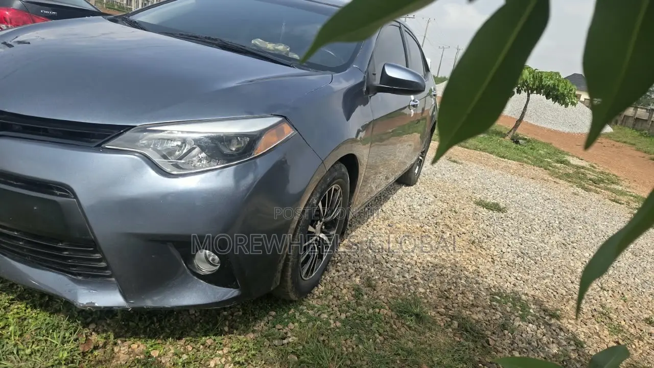 Toyota Corolla LE 4dr Sedan (1.8L 4cyl CVT) 2016 Blue