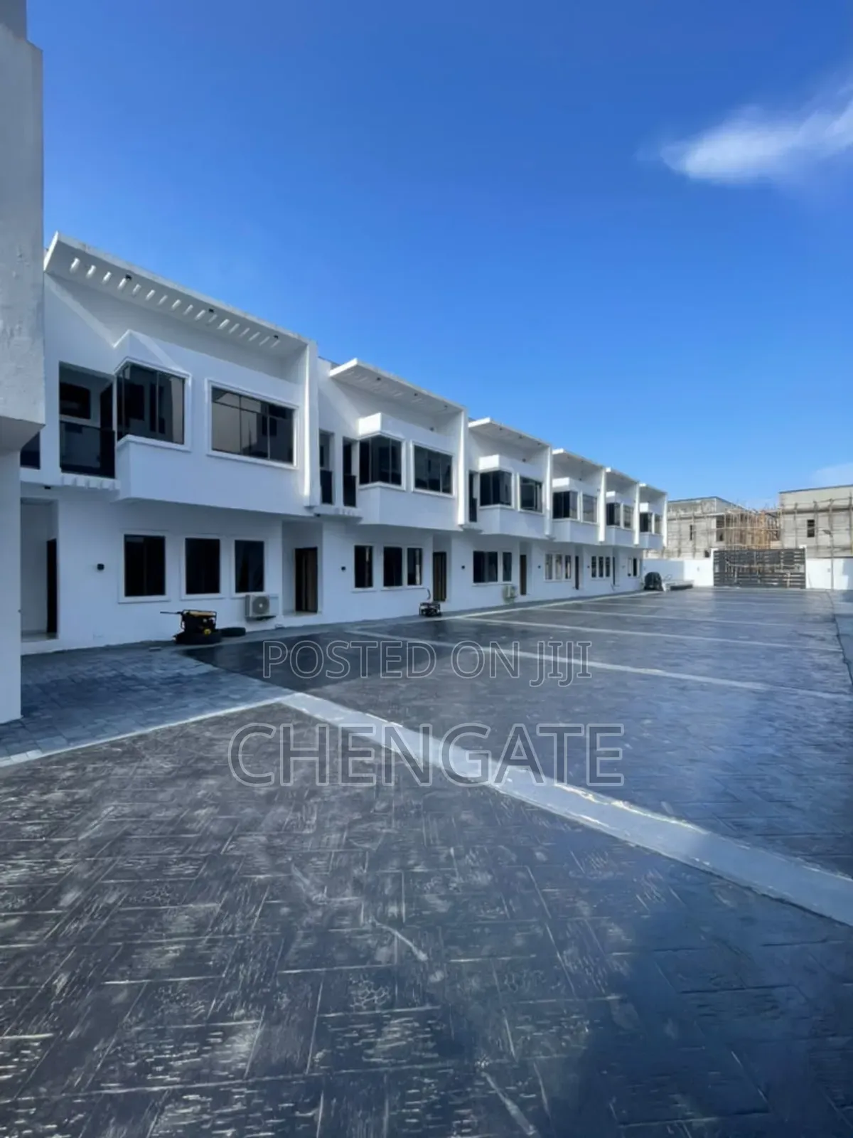 3bdrm Duplex in Lekki Expressway for sale