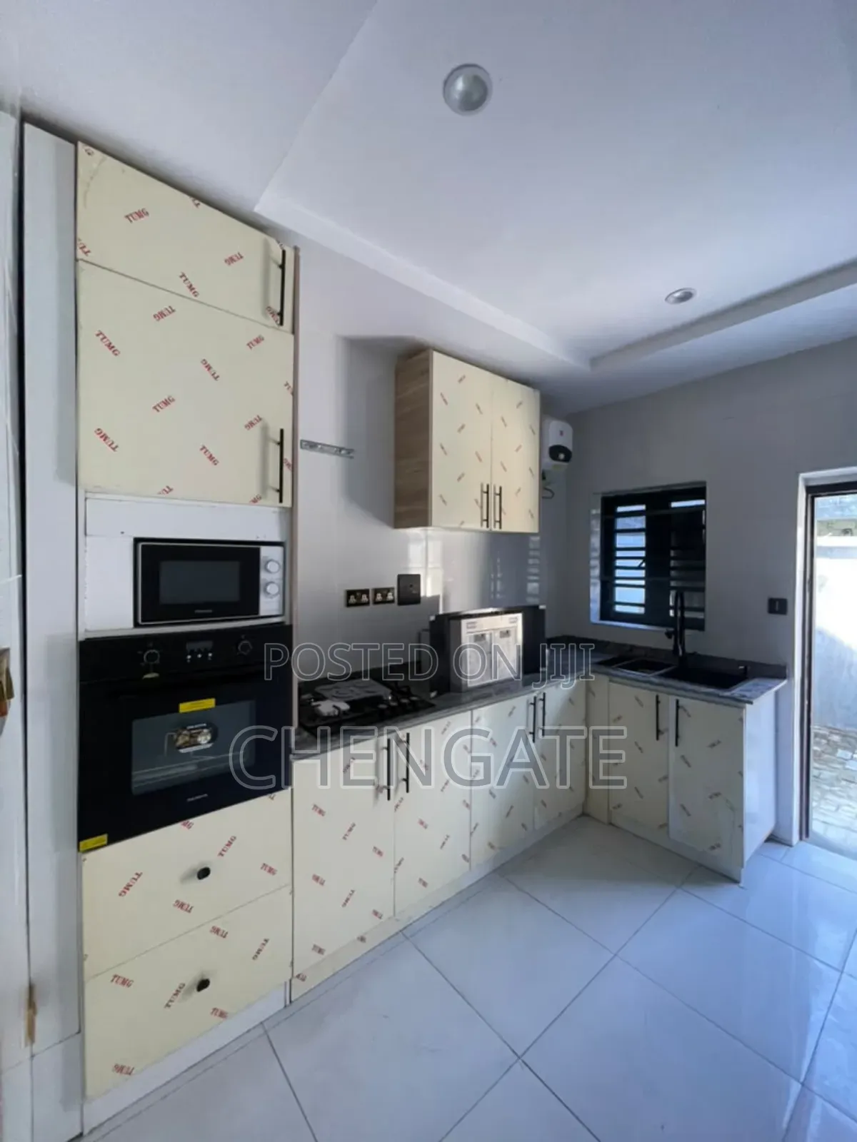 3bdrm Duplex in Lekki Expressway for sale