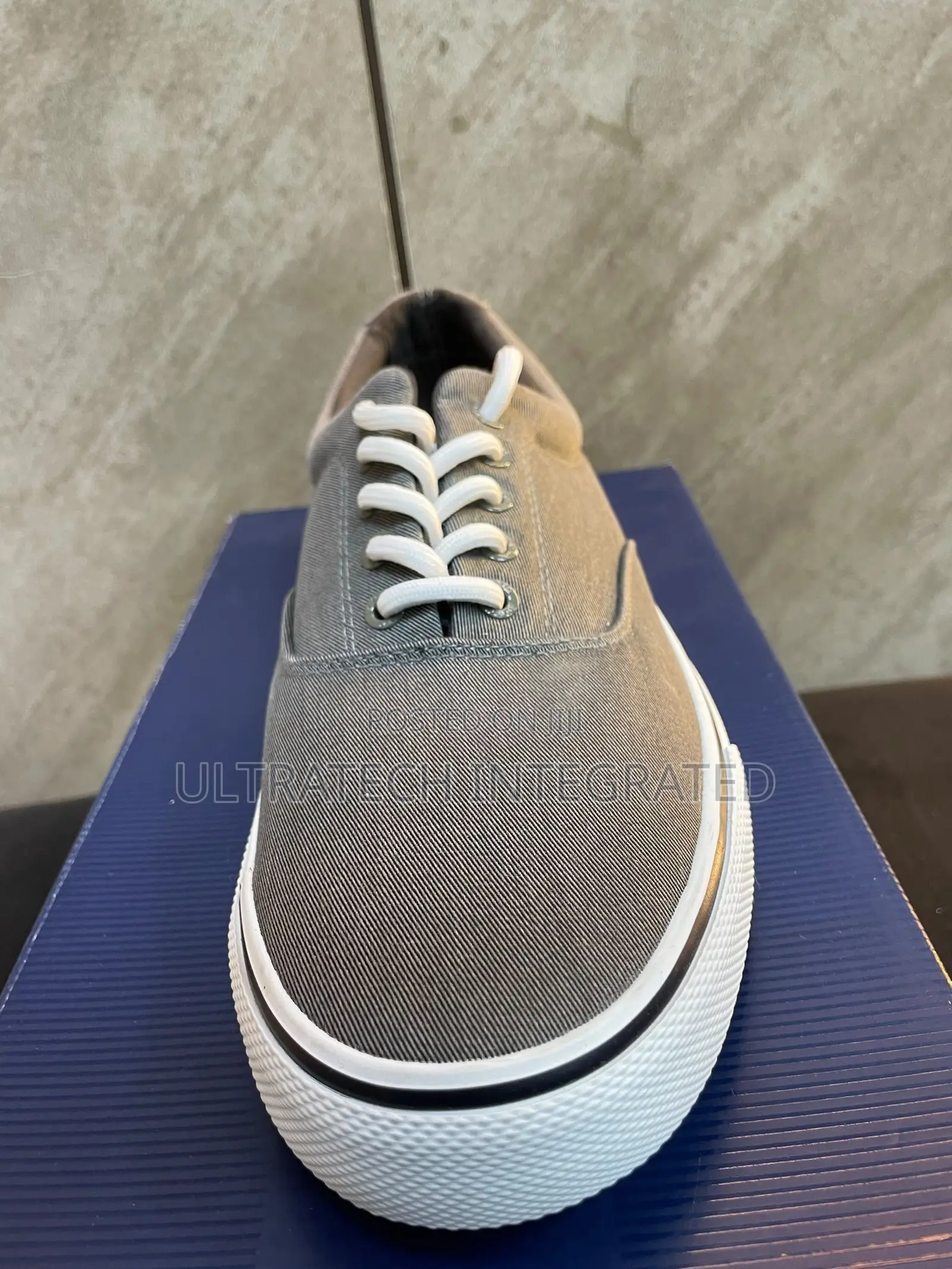 IZOD Men’s Rangley Canvas Memory Foam Lace-Up Sneaker