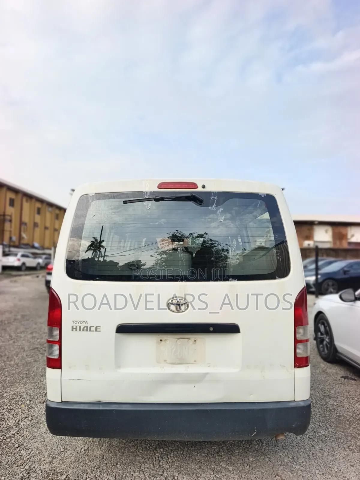 Toyota HiAce 2015 White