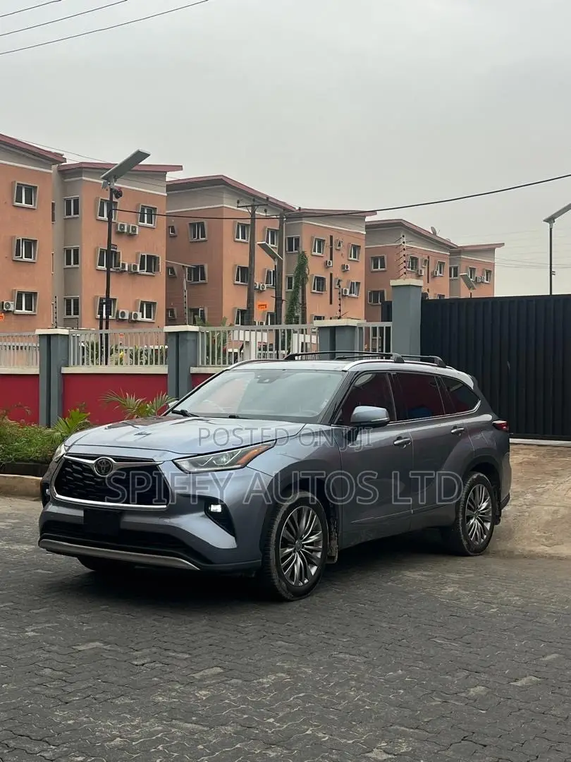 Toyota Highlander Platinum AWD 2020 Blue