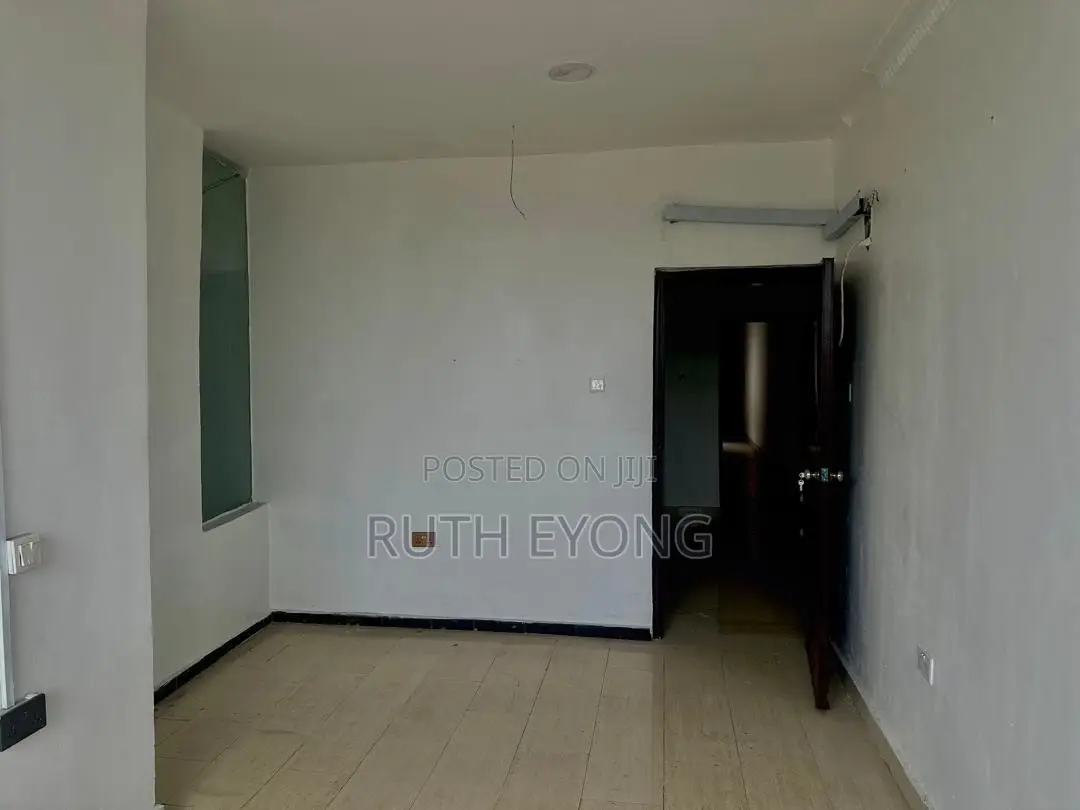 20bdrm Duplex in Lekki Phase 1 for rent
