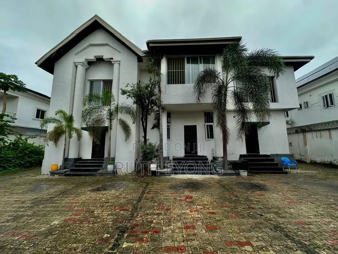 20bdrm Duplex in Lekki Phase 1 for rent