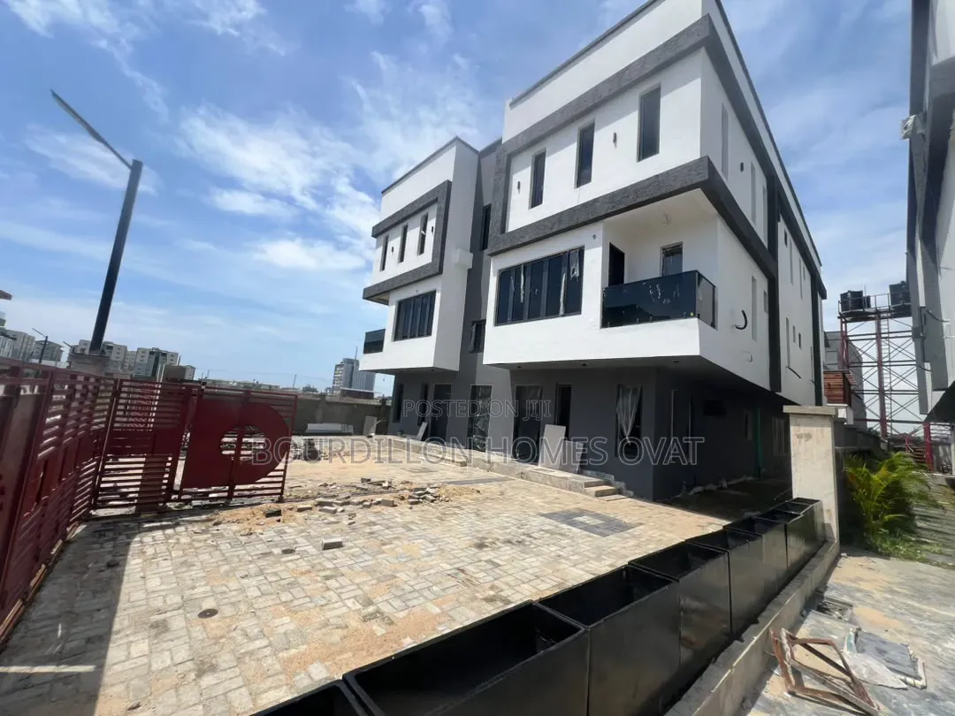 3bdrm Apartment in Off Freedom Way, for sale