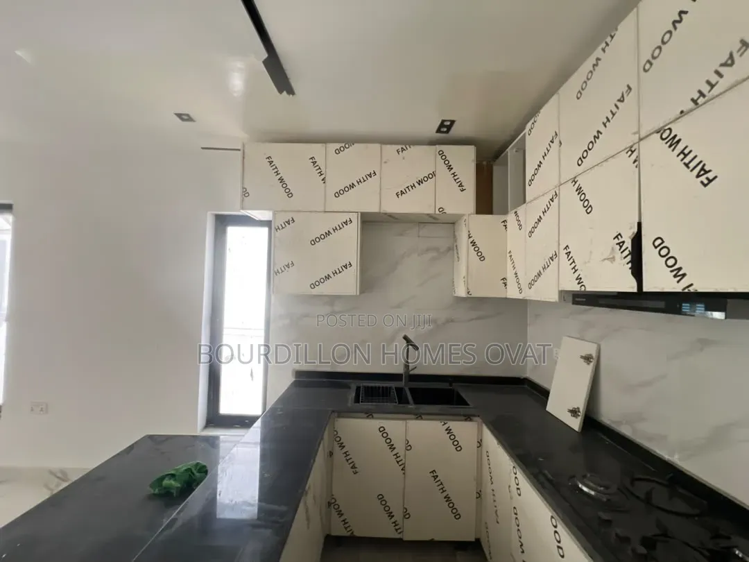 3bdrm Apartment in Off Freedom Way, for sale