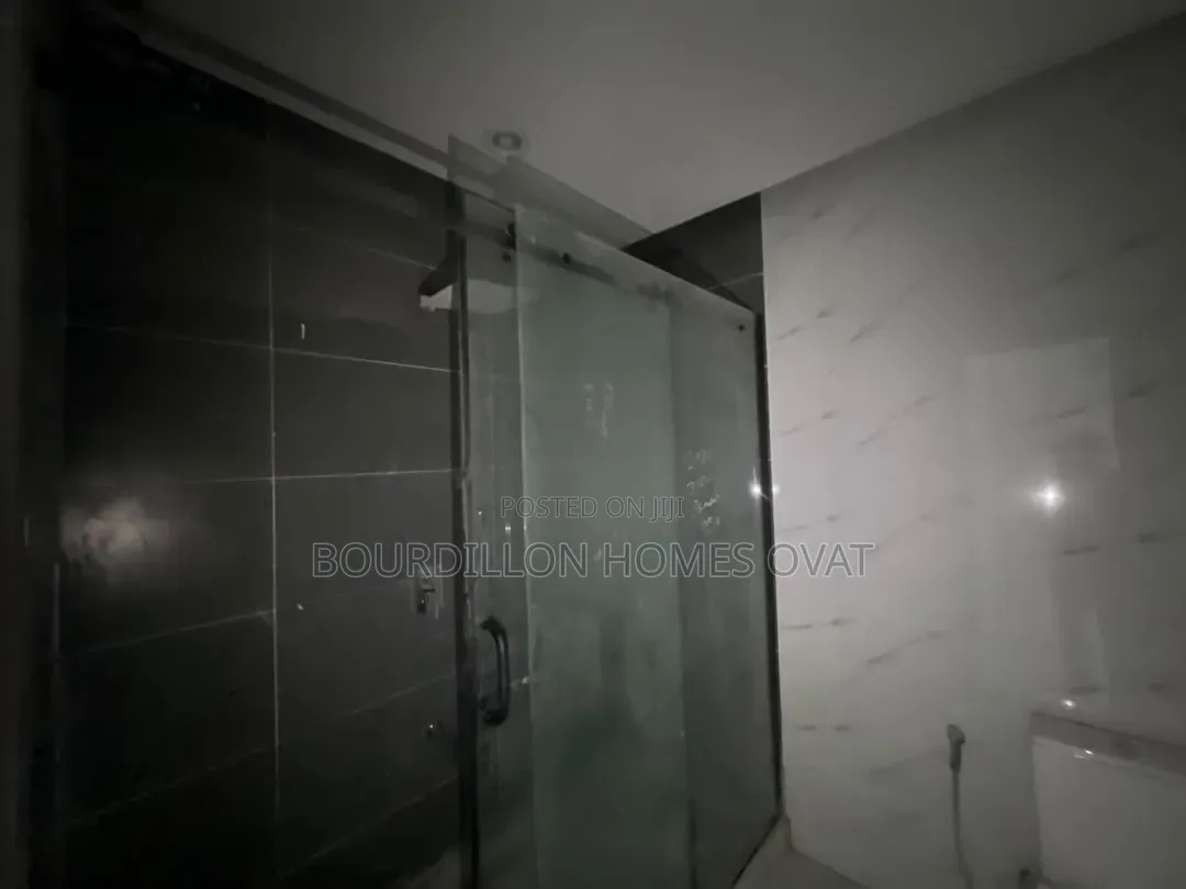 3bdrm Apartment in Off Freedom Way, for sale