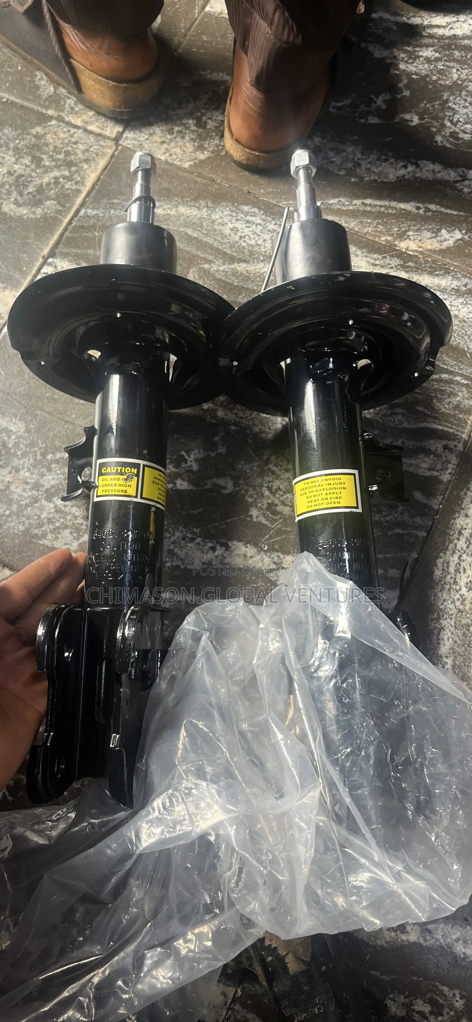 Front Shock Absorber for Hyundai Santa Fe 2015