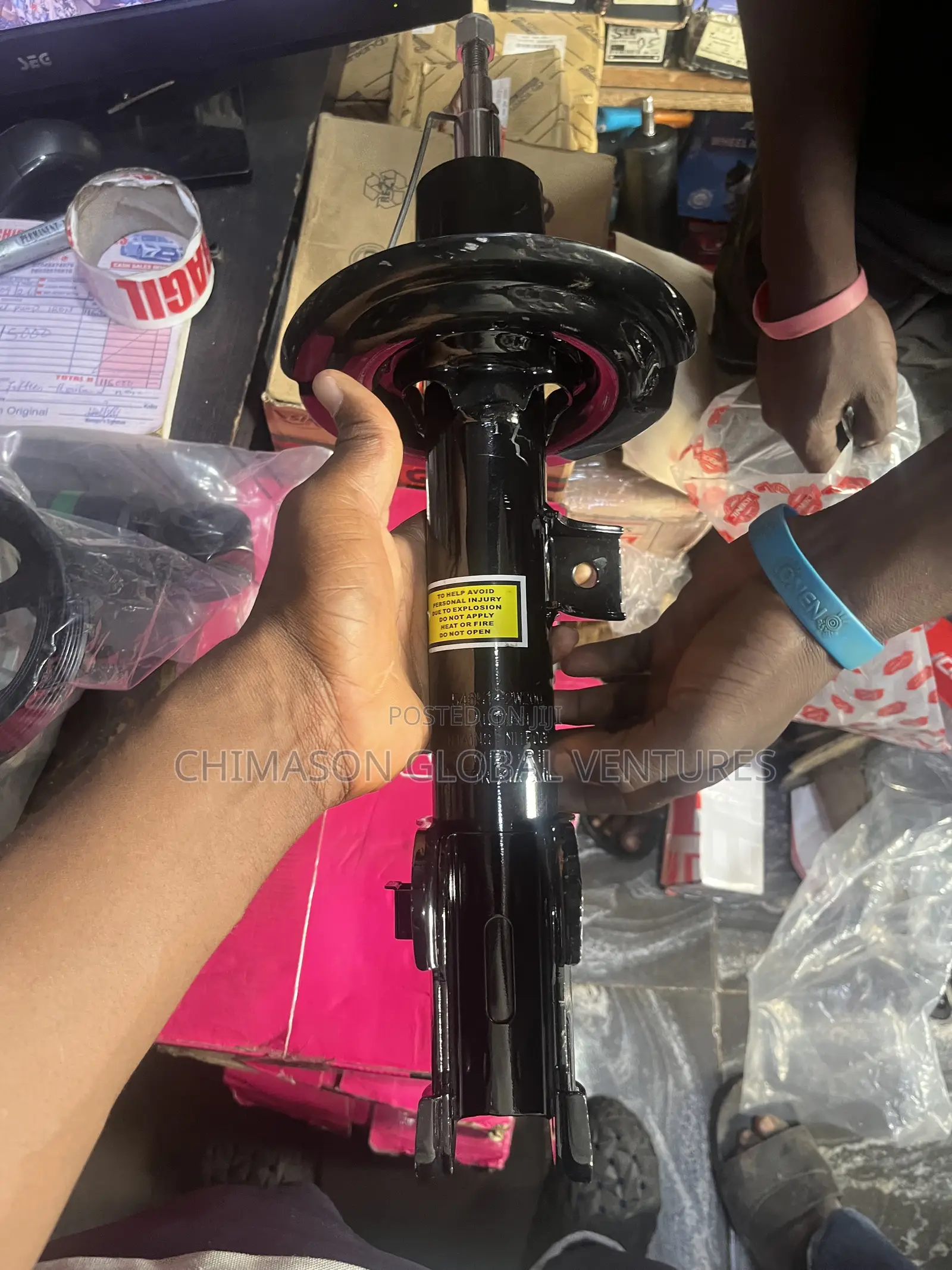Front Shock Absorber for Hyundai Santa Fe 2015