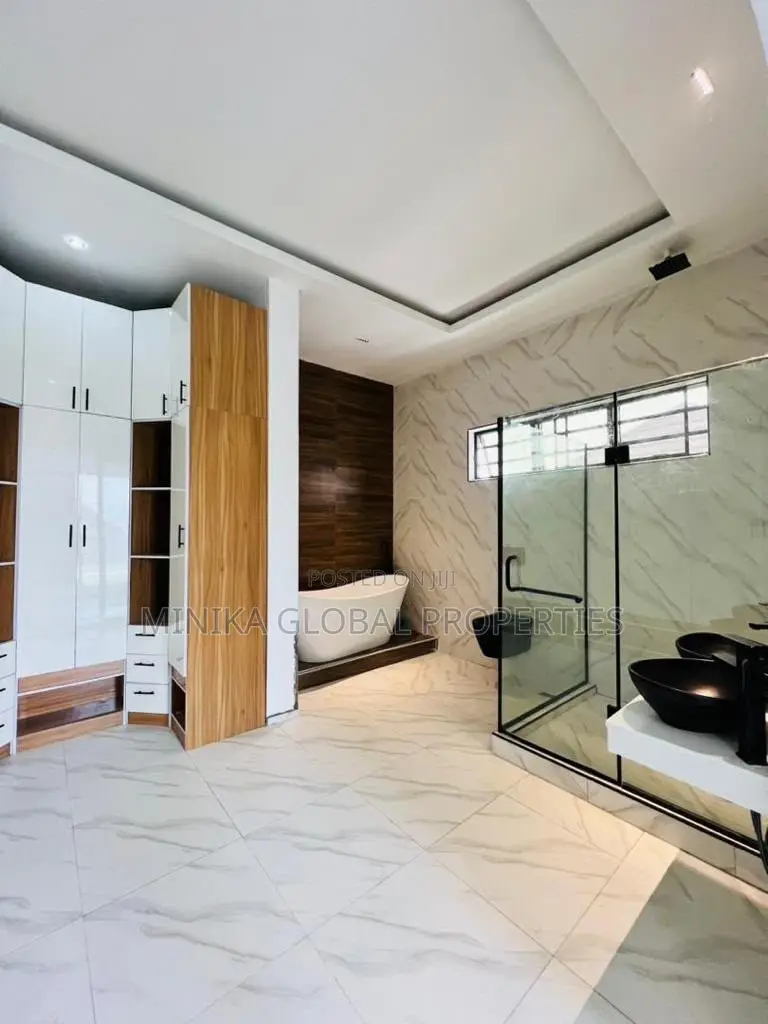 5bdrm Duplex in Danfoldi, Lekki Phase 2 for rent