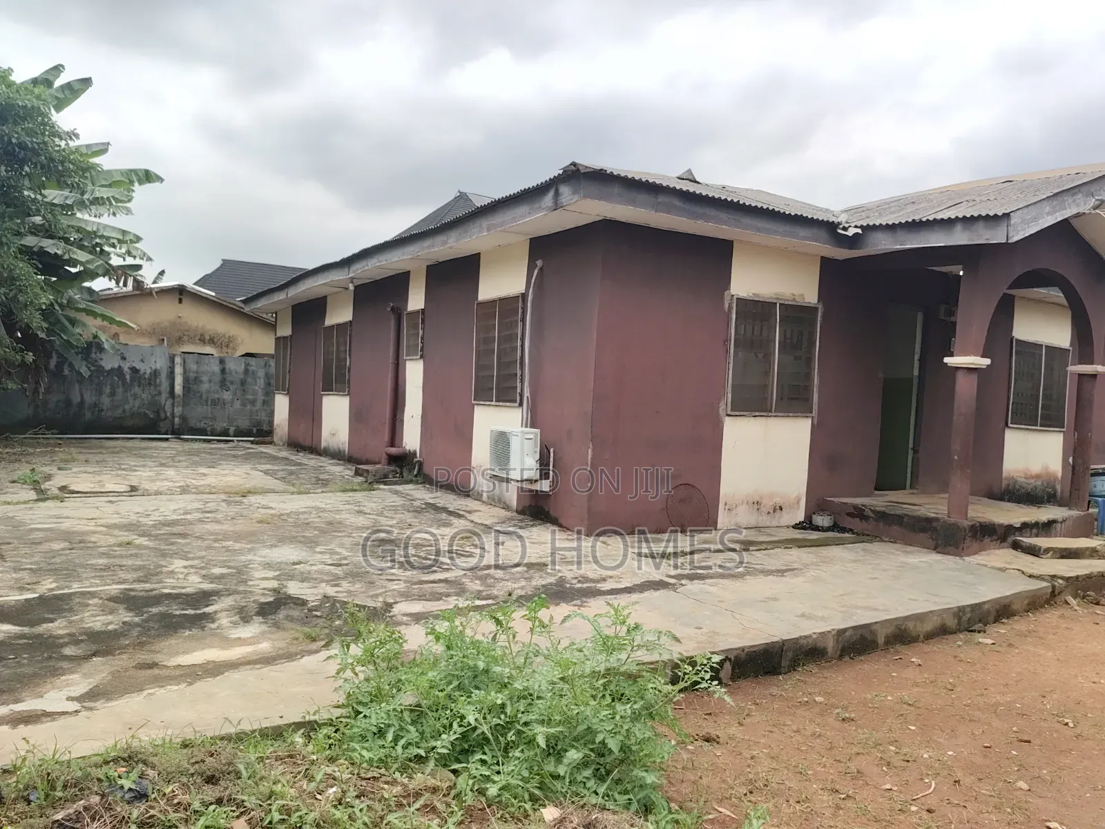 4bdrm Bungalow in Igando for sale