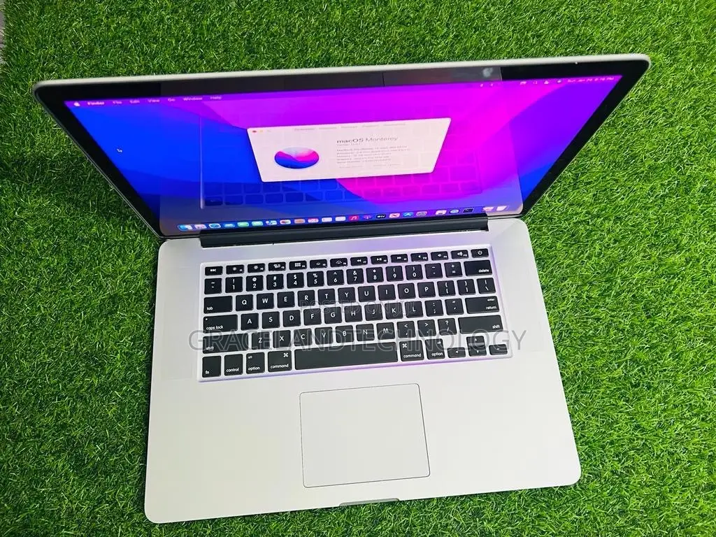 Laptop Apple MacBook Pro 2015 16GB Intel Core i7 SSD 500GB