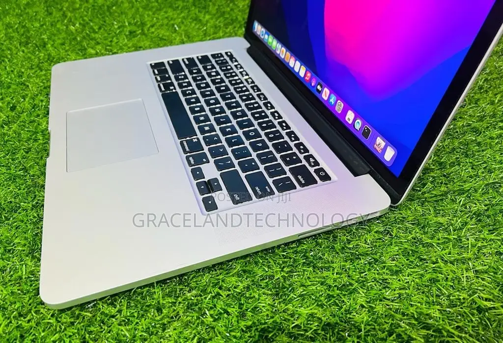 Laptop Apple MacBook Pro 2015 16GB Intel Core i7 SSD 500GB