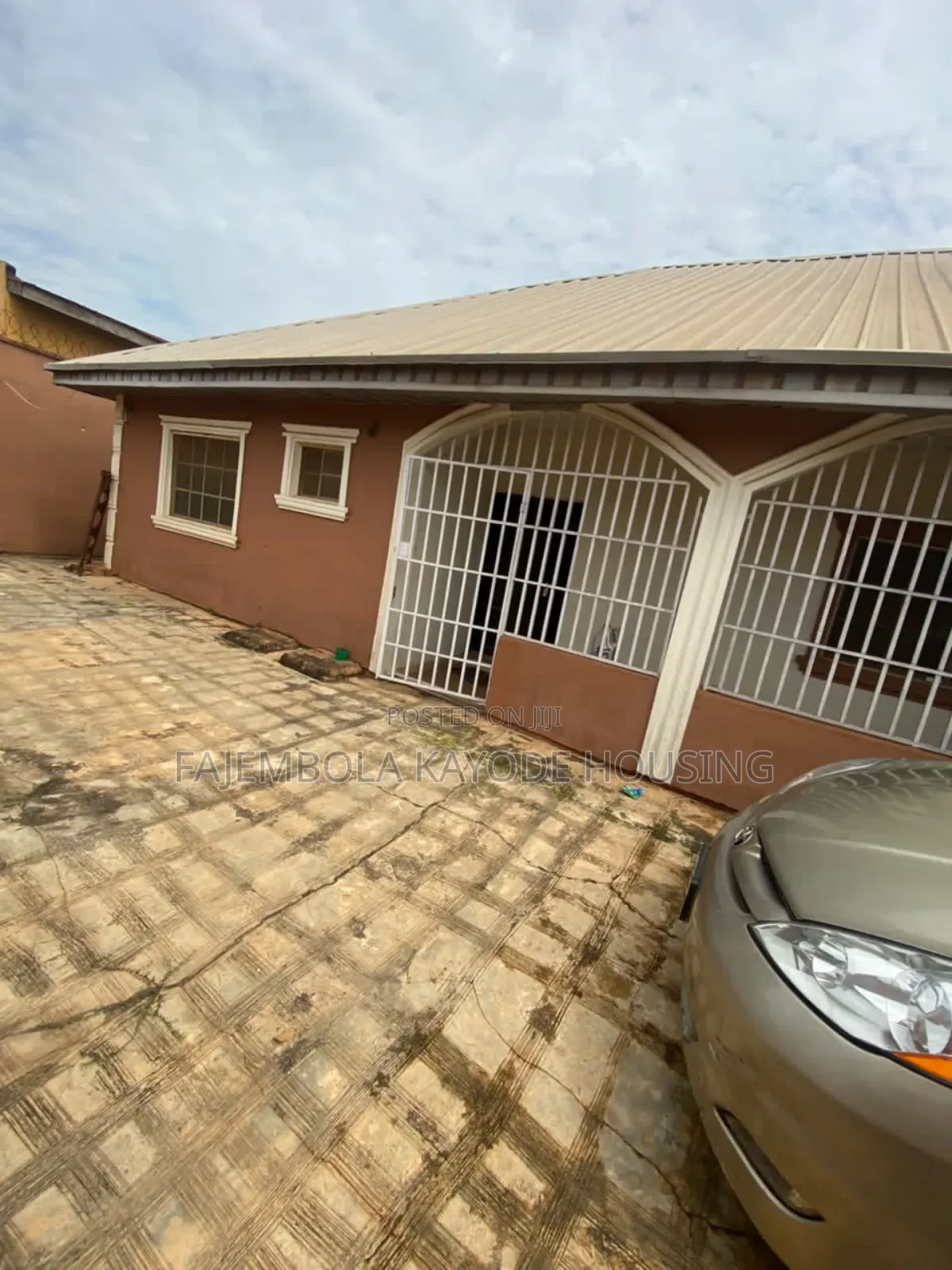3bdrm Bungalow in Opeyemi, Wema, Alakia for rent