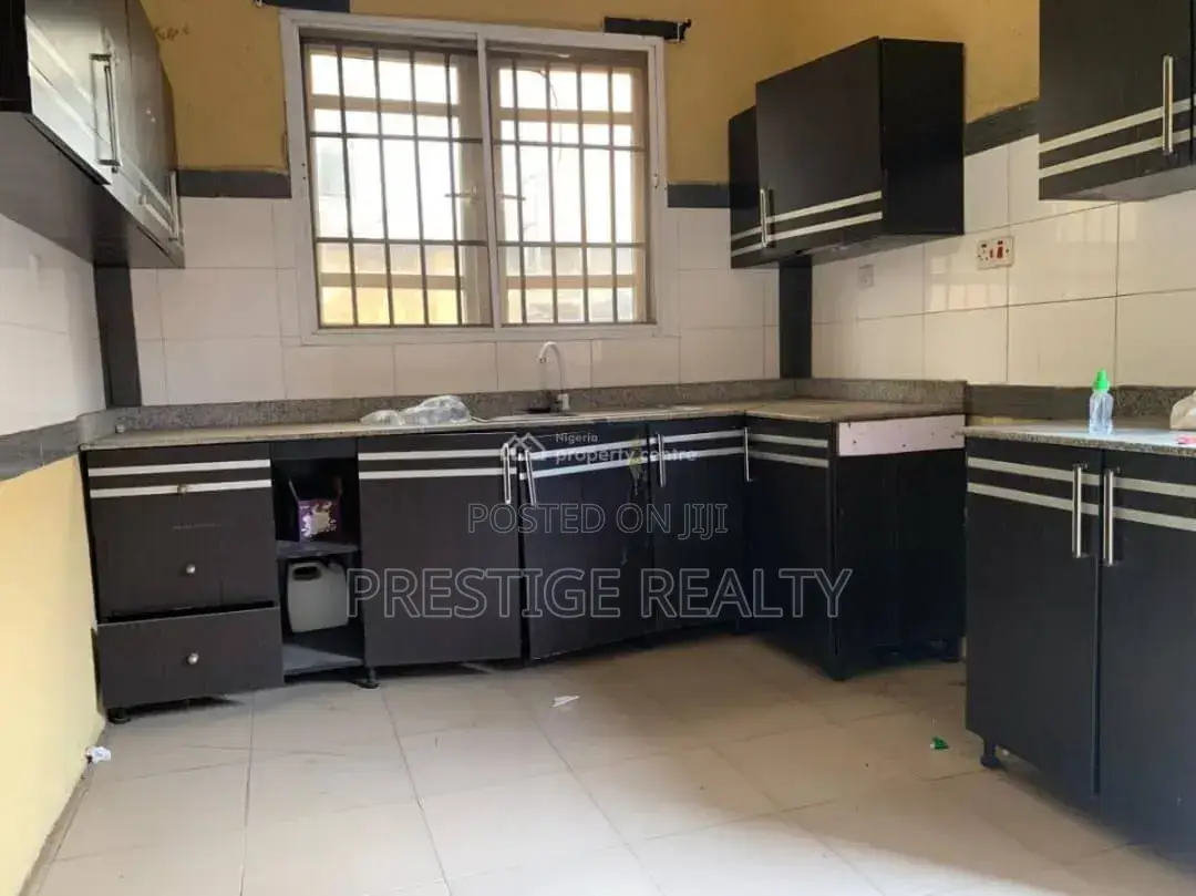 3bdrm Apartment in A3 Estate, Bodija for rent