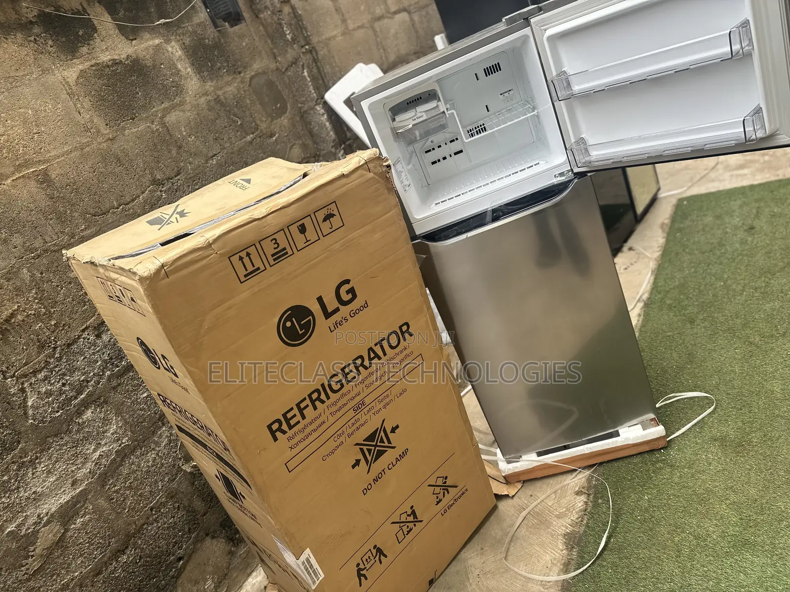 Reliable LG Double Door Inverter Fridge With 260L Capacity