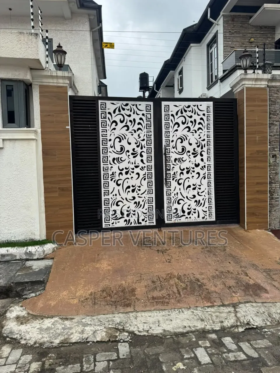 4bdrm Duplex in Chevyview, Chevron for sale