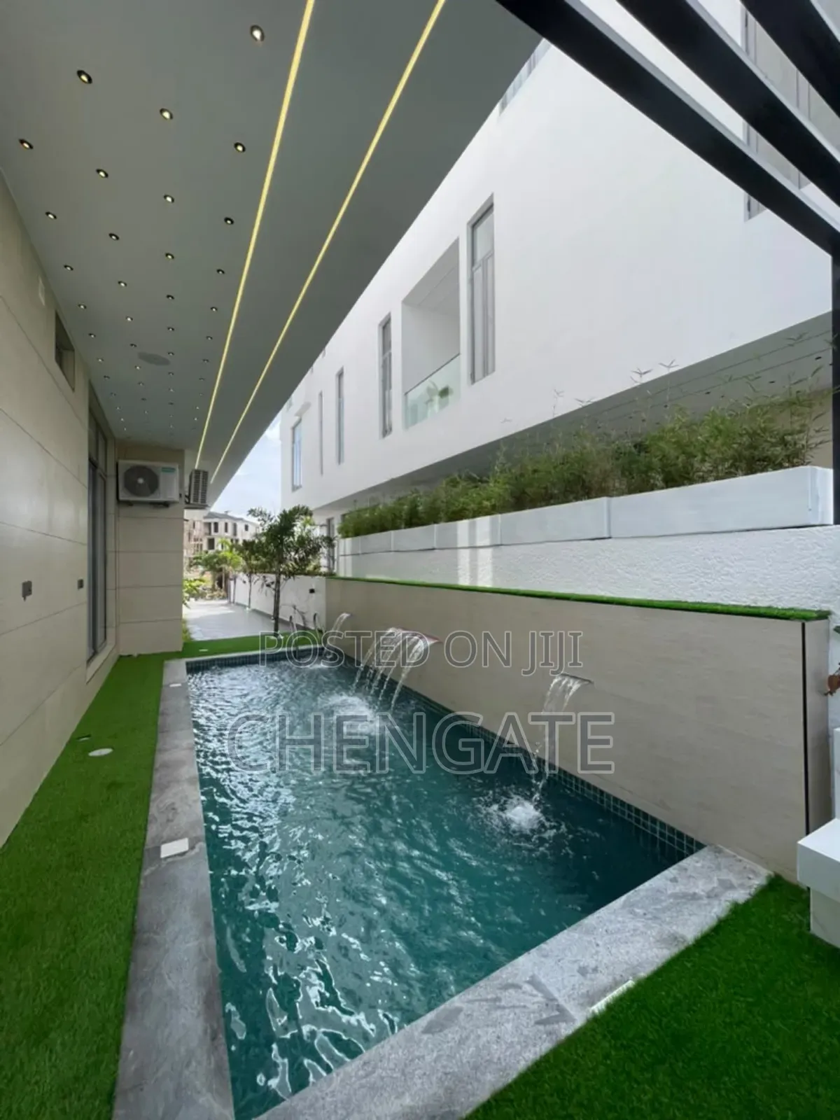 5bdrm Duplex in Osapa london for sale