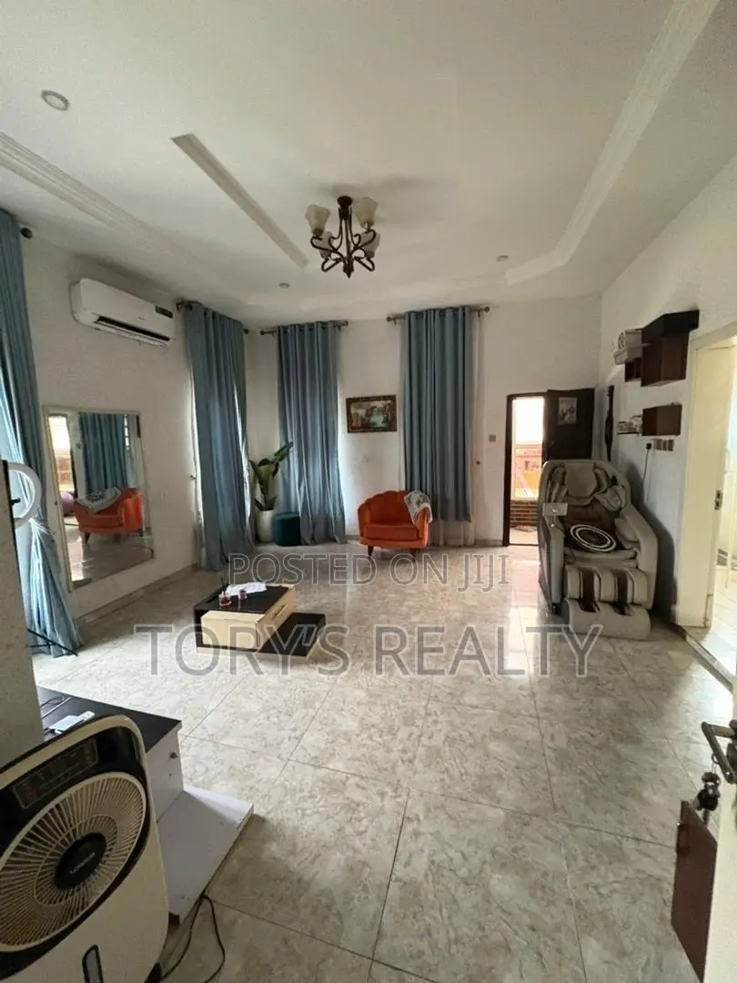 3bdrm Townhouse/Terrace in Lekki Phase 2 for sale