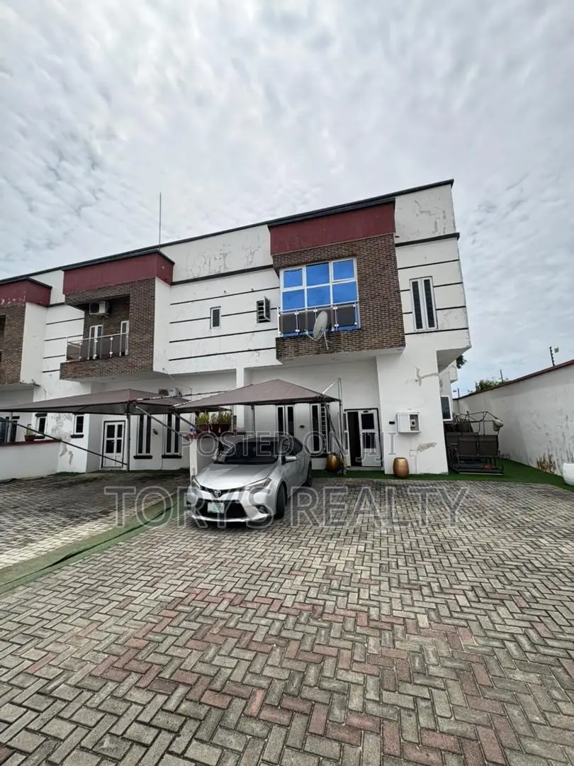 3bdrm Townhouse/Terrace in Lekki Phase 2 for sale