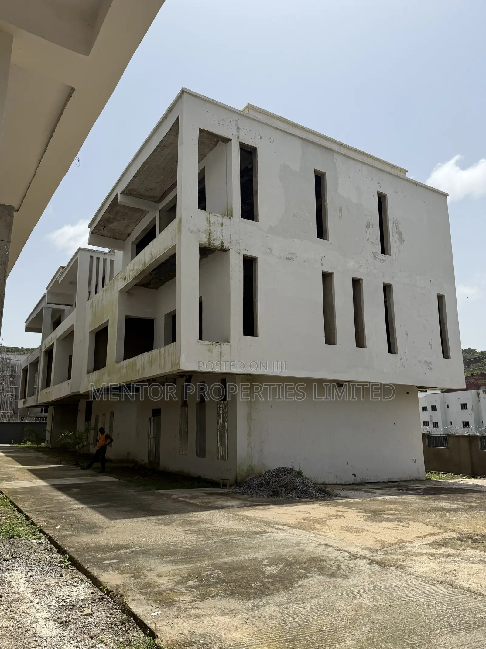 5bdrm Duplex in Guzape for sale