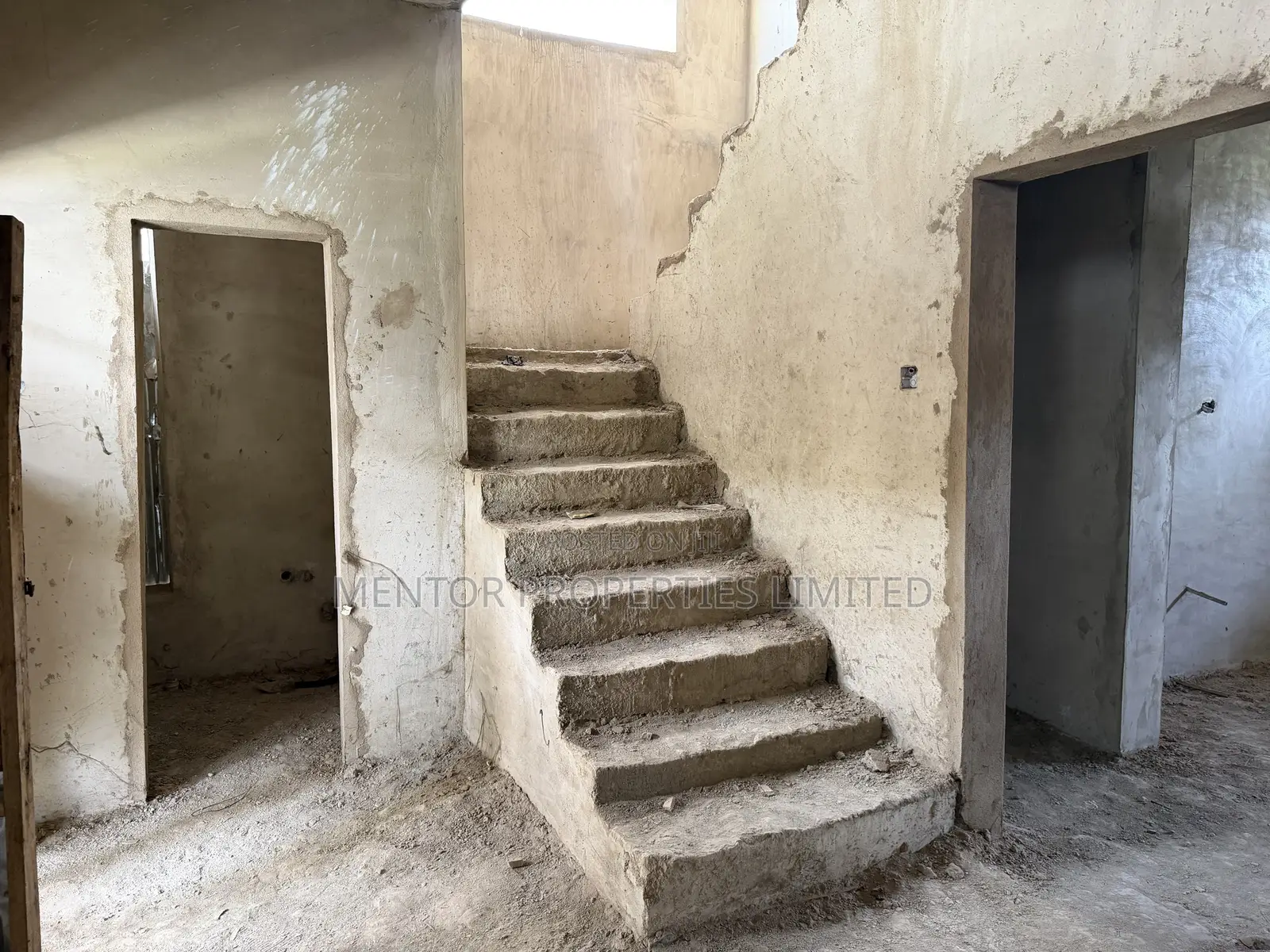 5bdrm Duplex in Guzape for sale