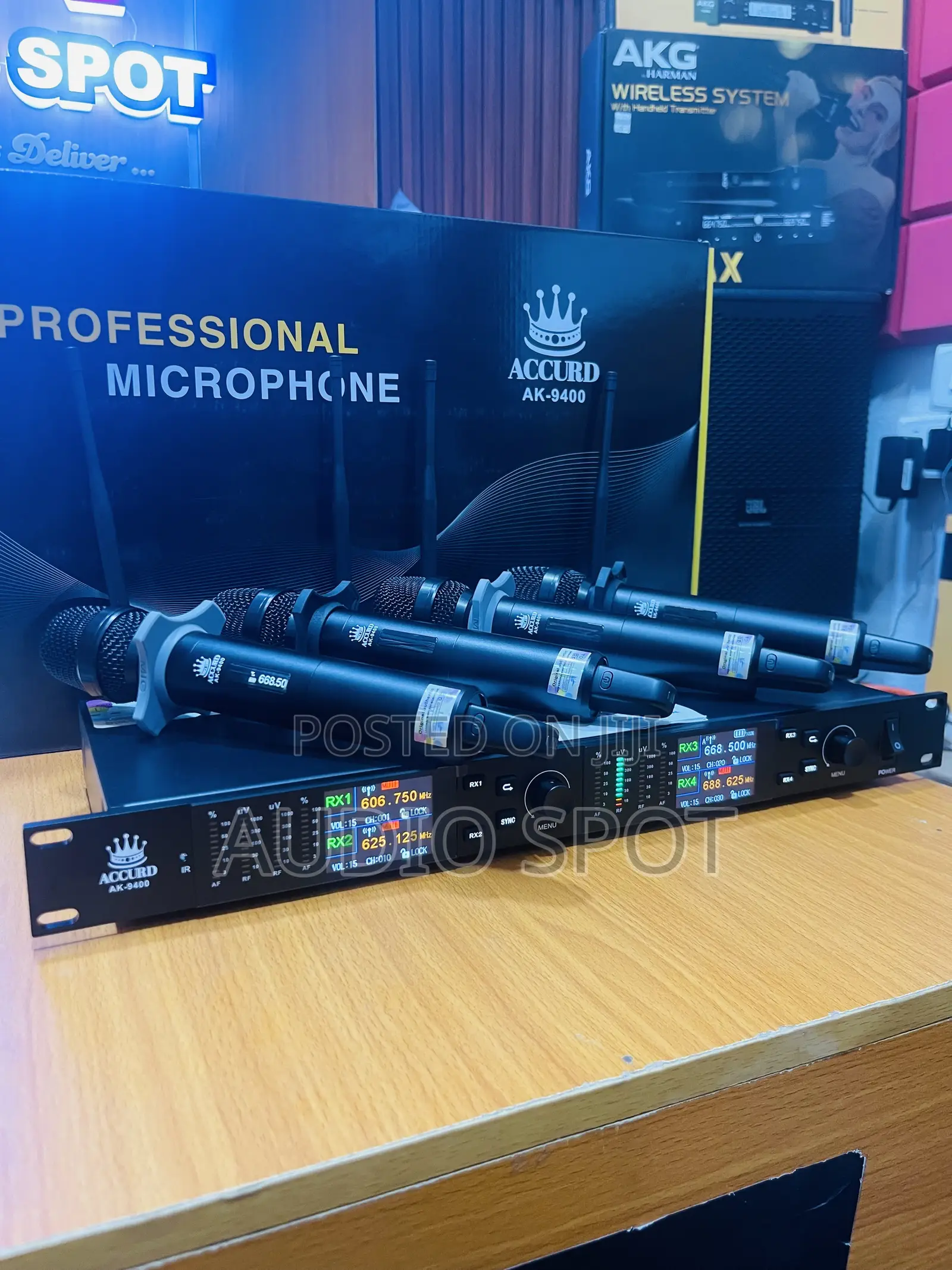 ACCURD AK-9400 Professional 4 in 1 Digital Wireless Microphone