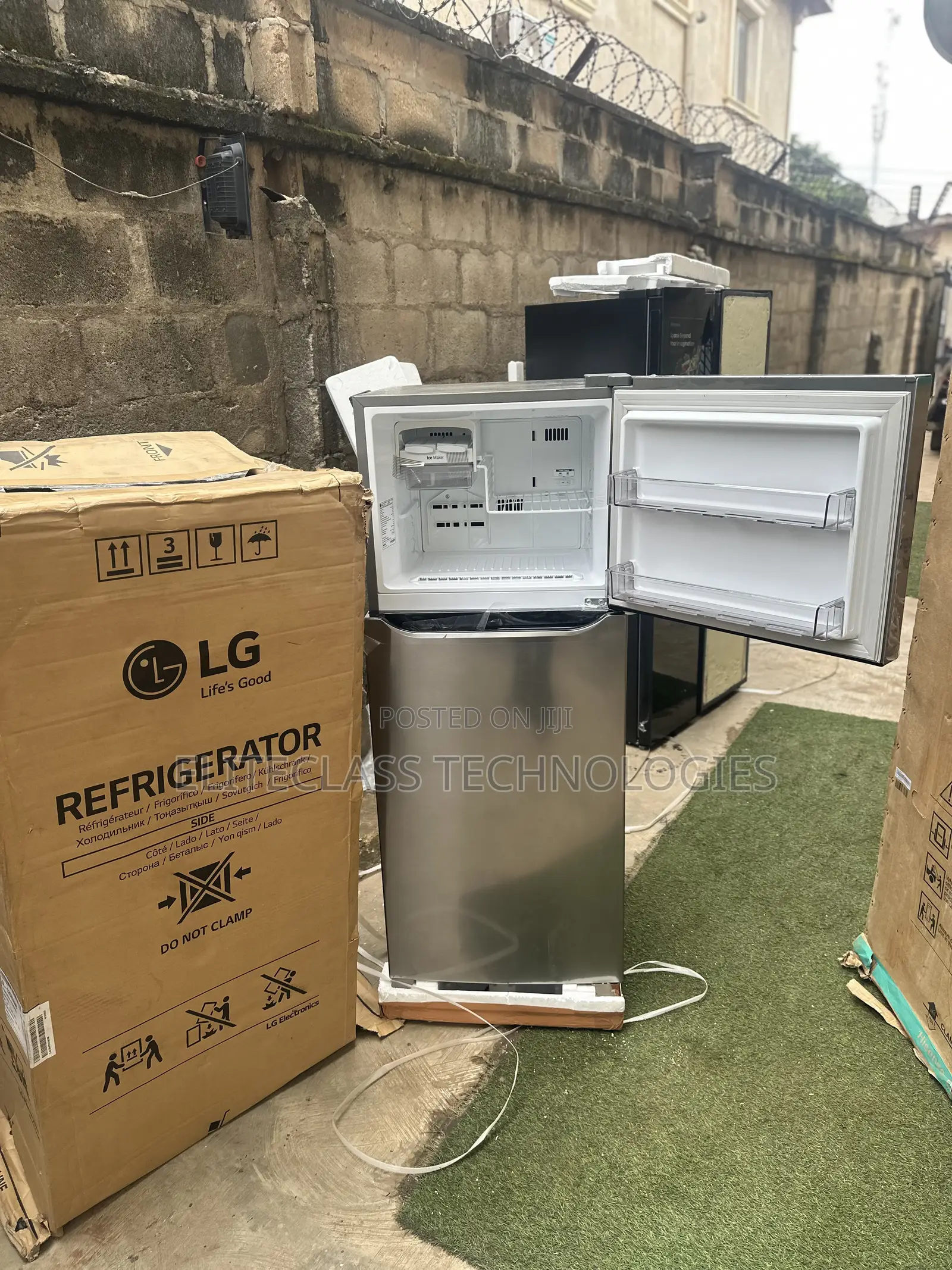 LG 260L Inverter Refrigerator With Separate Freezer Compartment