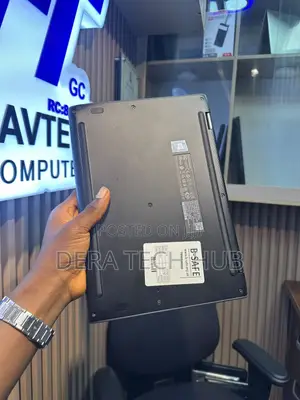 Laptop Lenovo 300e 4GB Intel Pentium SSD 128GB