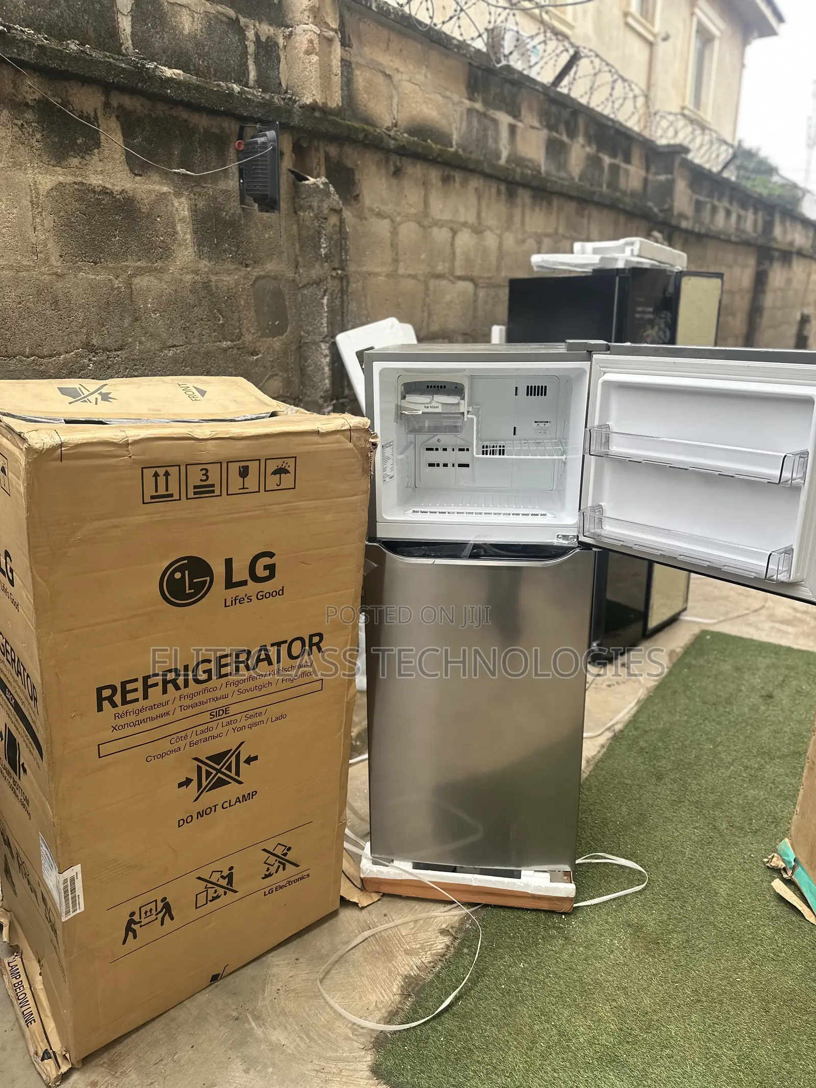 LG GL-C252SLBB Sturdy Double Door Refrigerator 260L